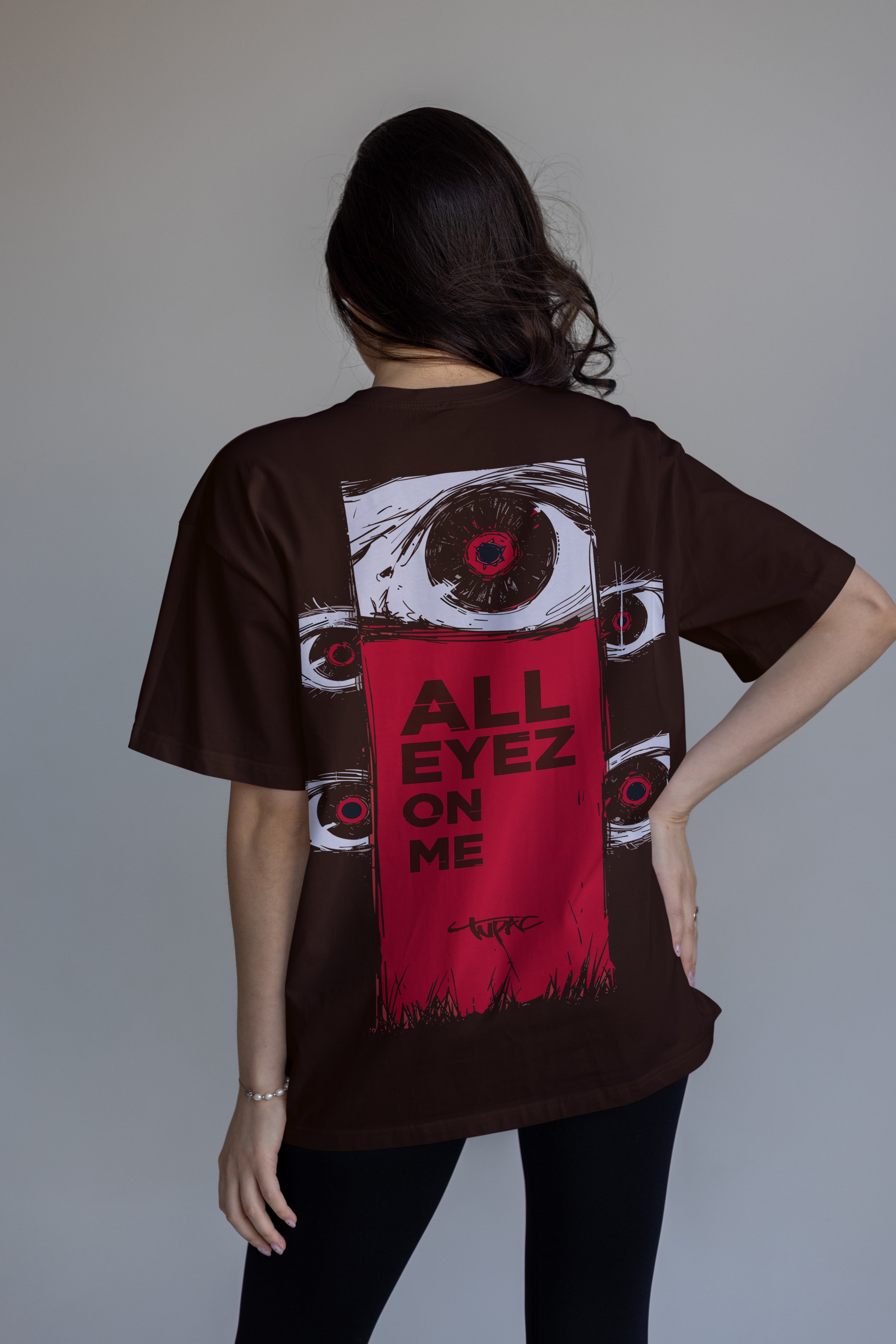 All Eyes On the Underdog Oversized T-shirt